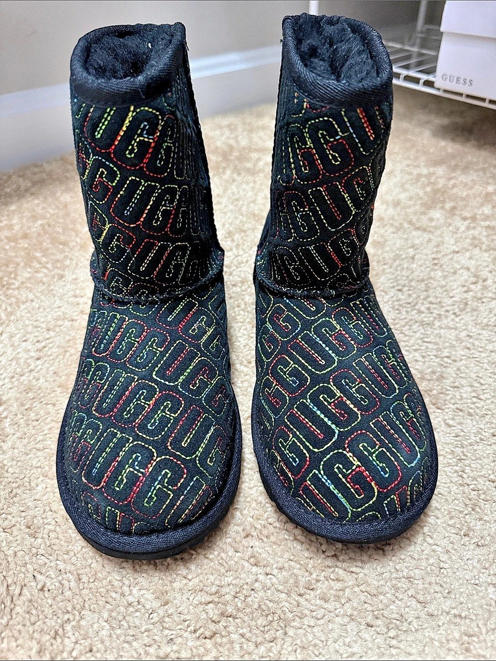 NWOT UGG Printed Black Winter Boots US4